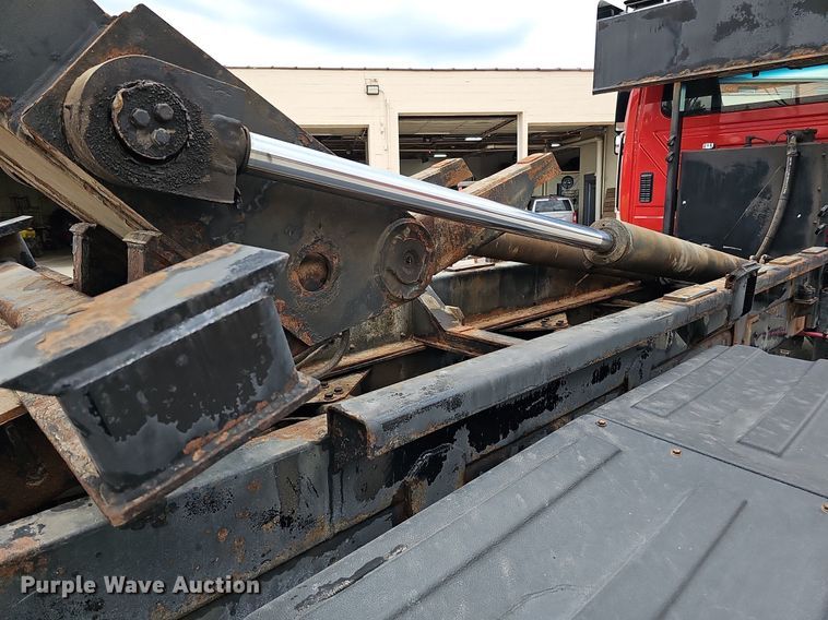 image for item DO2883 2013 International Work Star 7600  hook lift truck