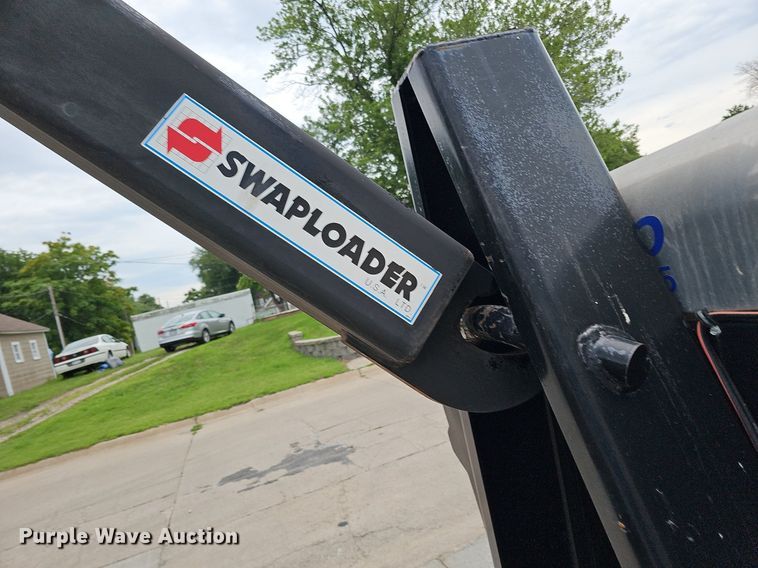 image for item DO2883 2013 International Work Star 7600  hook lift truck