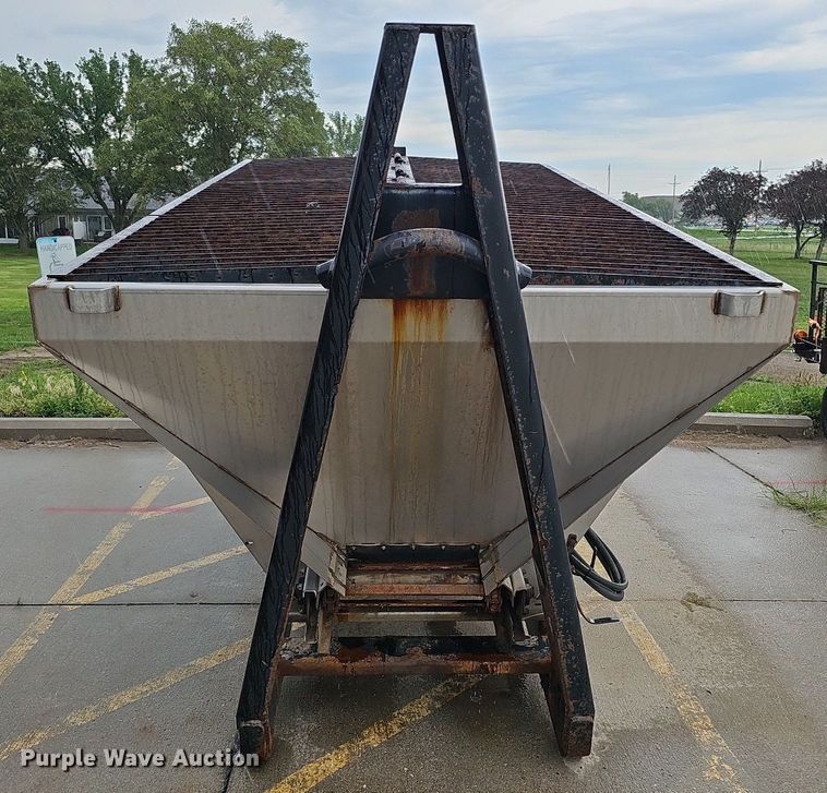 image for item DO2883 2013 International Work Star 7600  hook lift truck