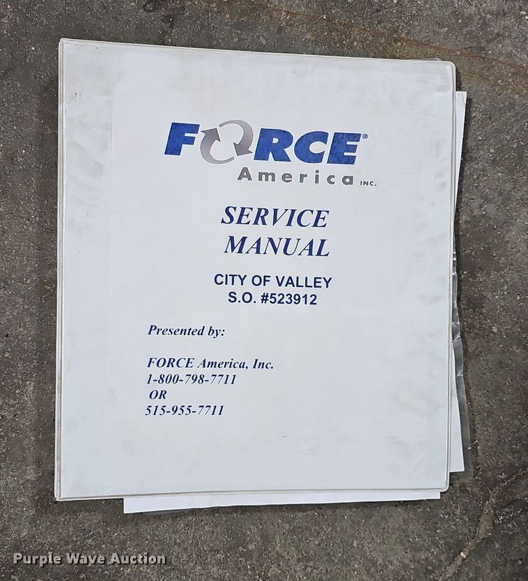 image for item DO2883 2013 International Work Star 7600  hook lift truck