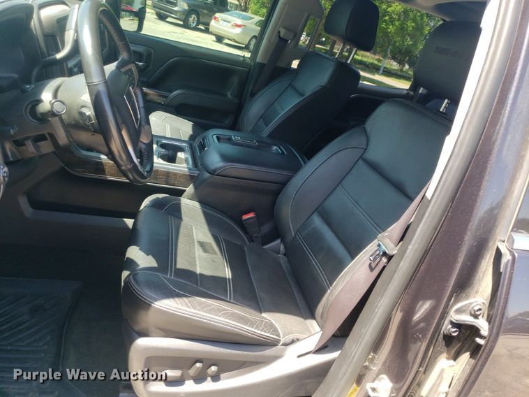 image for item DO2923 2015 GMC Sierra 2500HD Denali  Crew Cab pickup truck