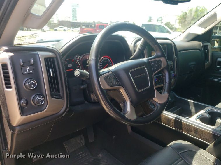 image for item DO2923 2015 GMC Sierra 2500HD Denali  Crew Cab pickup truck