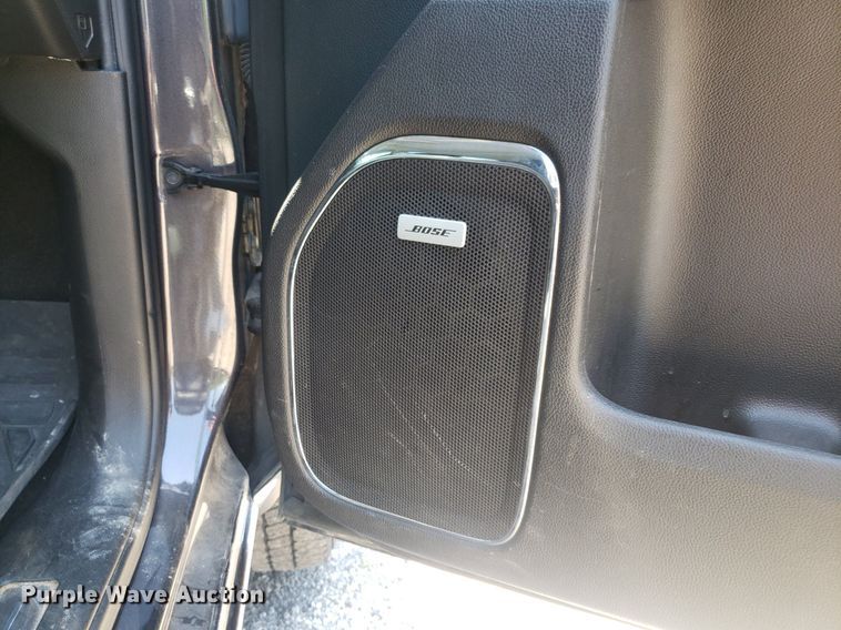 image for item DO2923 2015 GMC Sierra 2500HD Denali  Crew Cab pickup truck