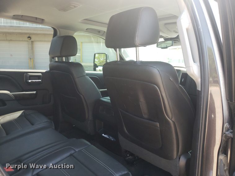 image for item DO2923 2015 GMC Sierra 2500HD Denali  Crew Cab pickup truck