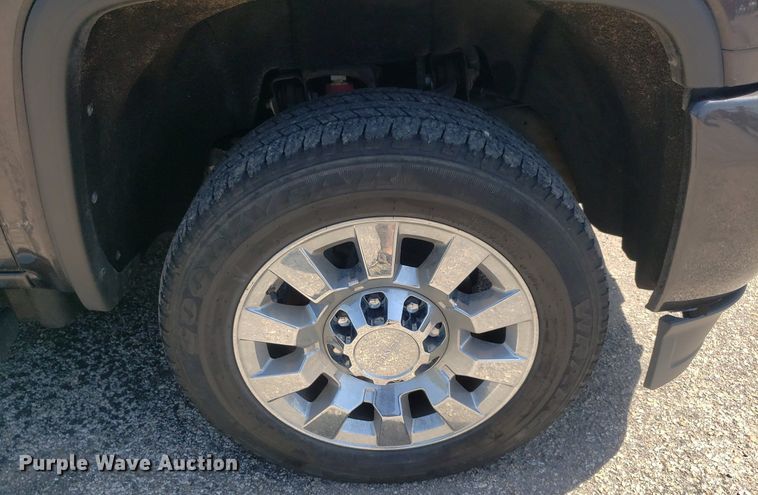 image for item DO2923 2015 GMC Sierra 2500HD Denali  Crew Cab pickup truck