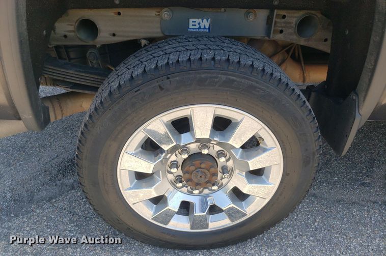 image for item DO2923 2015 GMC Sierra 2500HD Denali  Crew Cab pickup truck