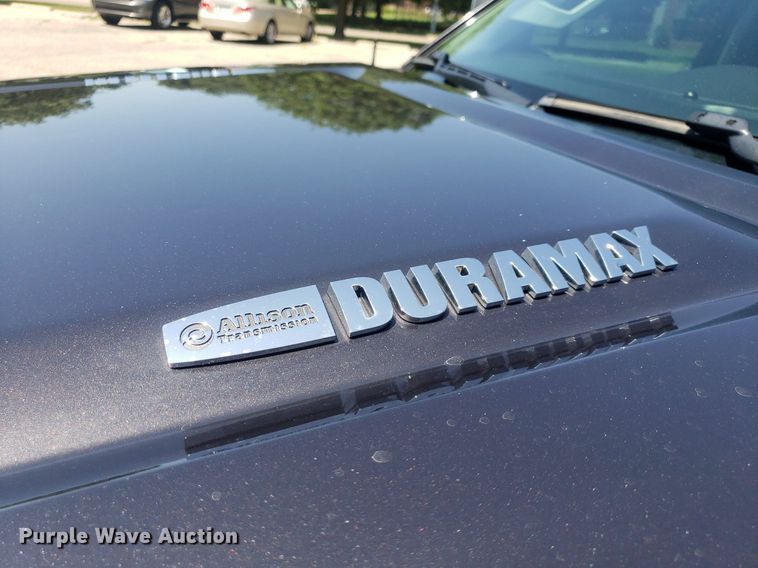 image for item DO2923 2015 GMC Sierra 2500HD Denali  Crew Cab pickup truck