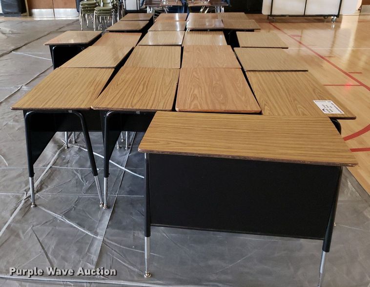 image for item DO2925 (22) desks