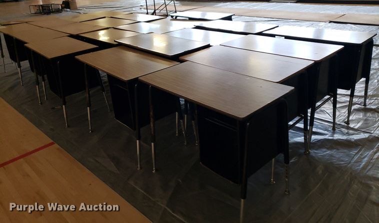 image for item DO2925 (22) desks