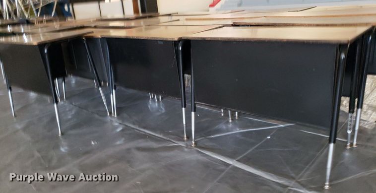 image for item DO2925 (22) desks