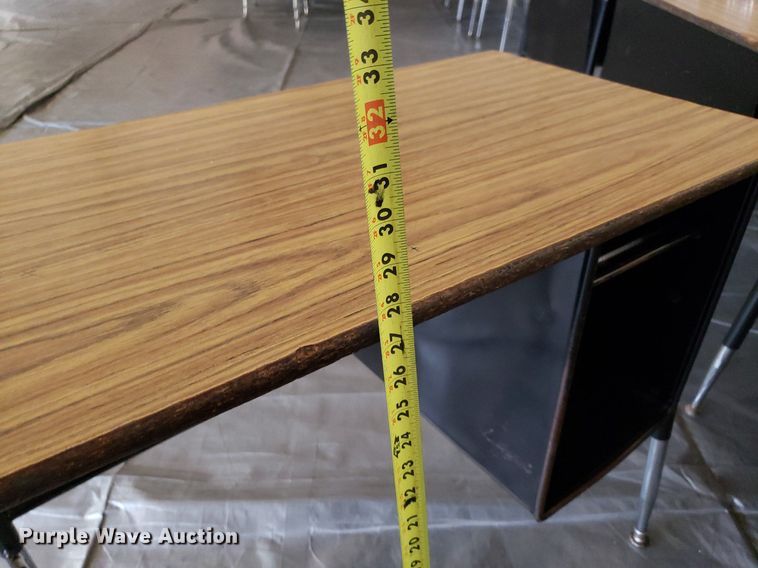 image for item DO2925 (22) desks