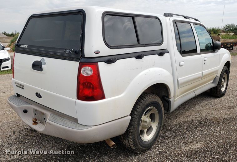 image for item DO2934 2003 Ford Explorer Sport Trac  Crew Cab pickup truck
