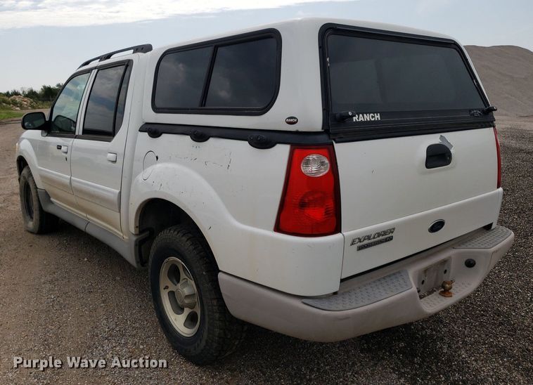 image for item DO2934 2003 Ford Explorer Sport Trac  Crew Cab pickup truck