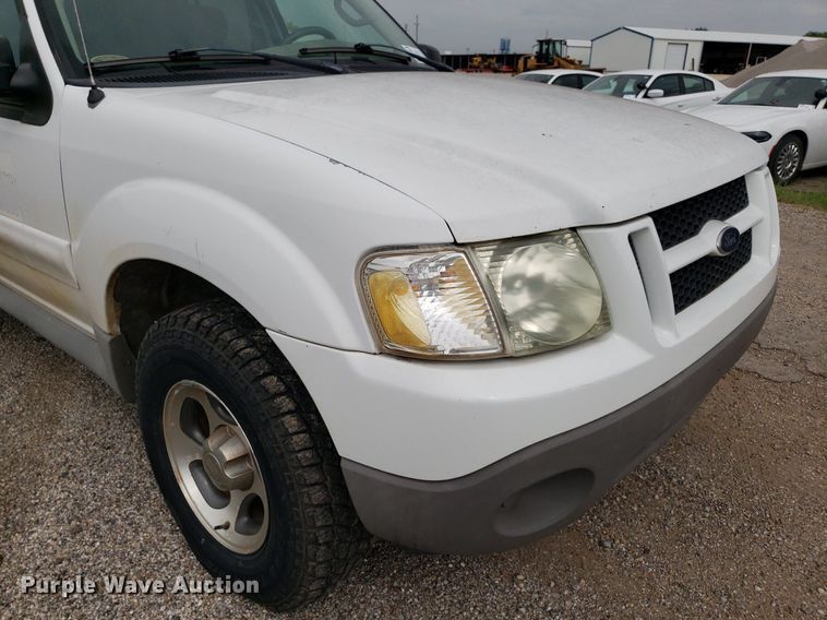 image for item DO2934 2003 Ford Explorer Sport Trac  Crew Cab pickup truck