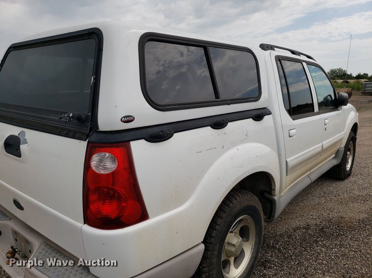 image for item DO2934 2003 Ford Explorer Sport Trac  Crew Cab pickup truck