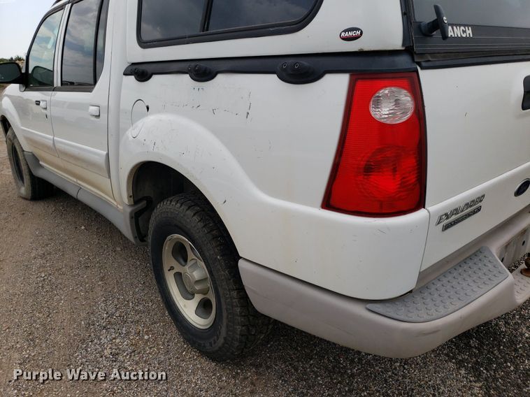 image for item DO2934 2003 Ford Explorer Sport Trac  Crew Cab pickup truck