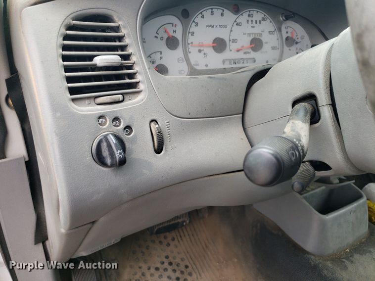 image for item DO2934 2003 Ford Explorer Sport Trac  Crew Cab pickup truck