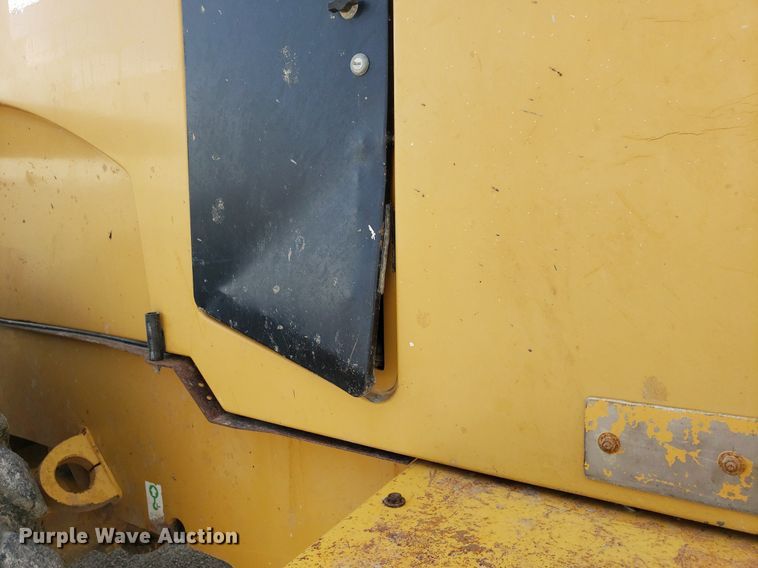 image for item DO2939 2003 Caterpillar 938G  wheel loader