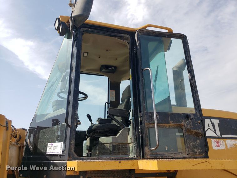 image for item DO2939 2003 Caterpillar 938G  wheel loader