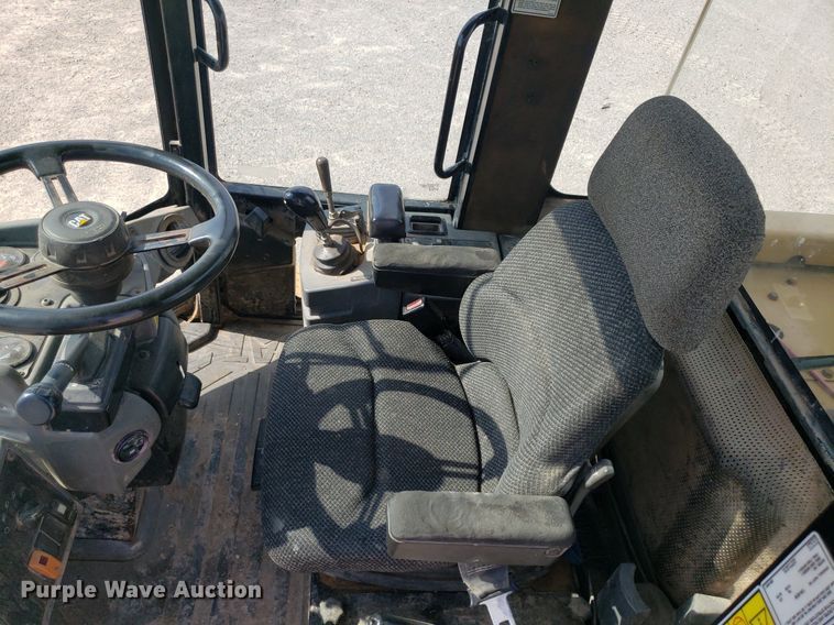 image for item DO2939 2003 Caterpillar 938G  wheel loader