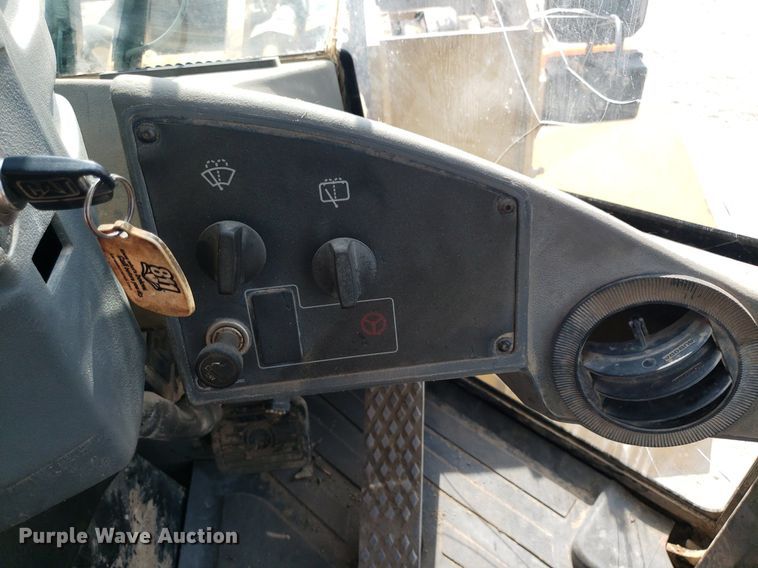 image for item DO2939 2003 Caterpillar 938G  wheel loader