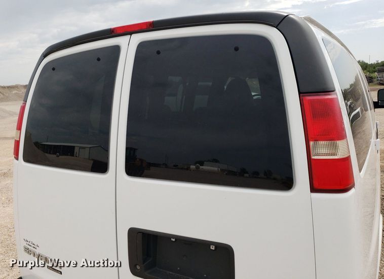 image for item DO2942 2012 GMC Savana G2500  van