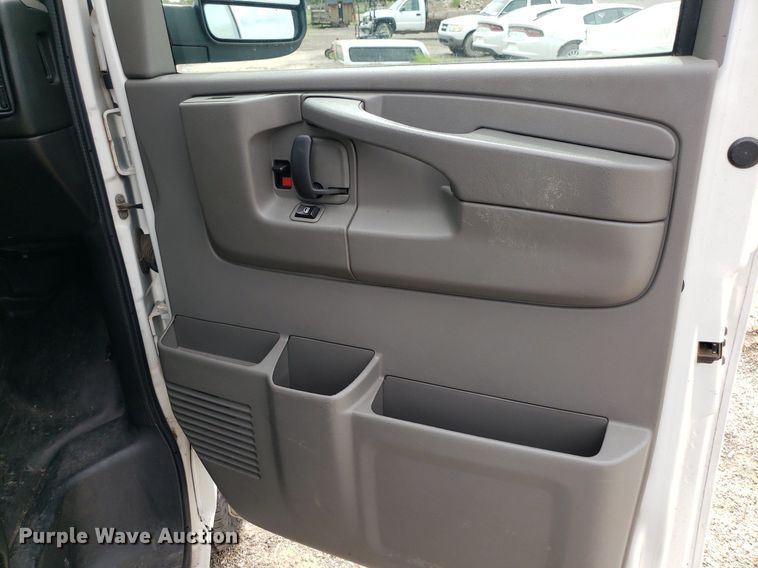 image for item DO2942 2012 GMC Savana G2500  van