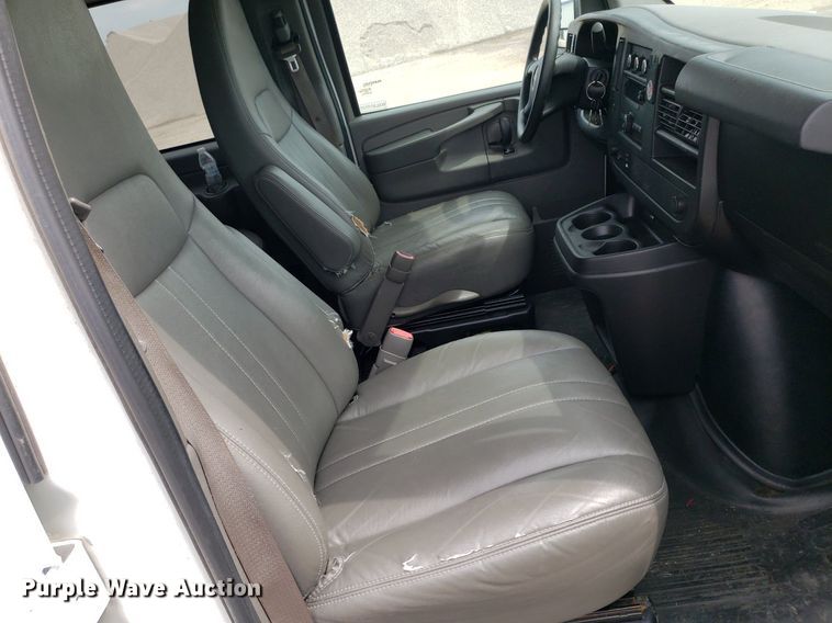 image for item DO2942 2012 GMC Savana G2500  van