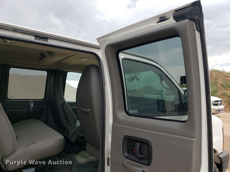 image for item DO2942 2012 GMC Savana G2500  van