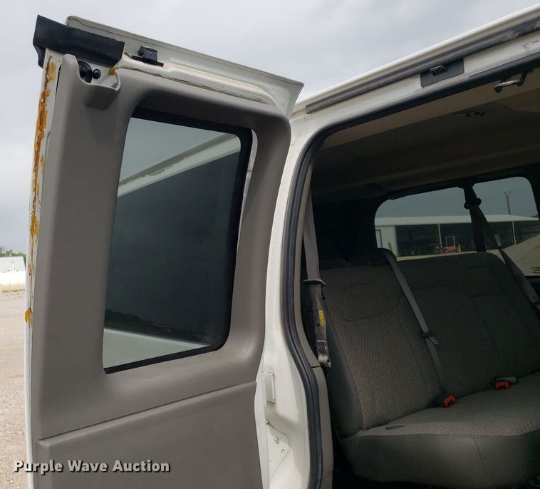 image for item DO2942 2012 GMC Savana G2500  van