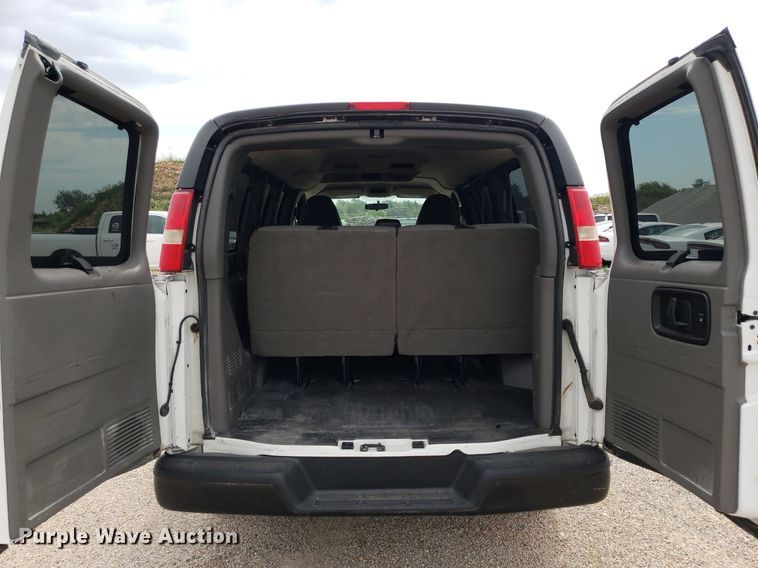 image for item DO2942 2012 GMC Savana G2500  van