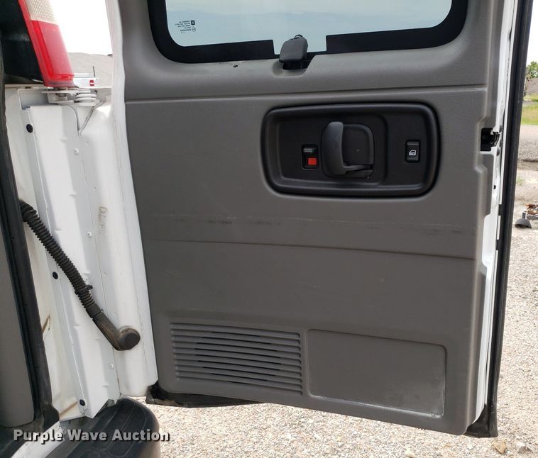 image for item DO2942 2012 GMC Savana G2500  van