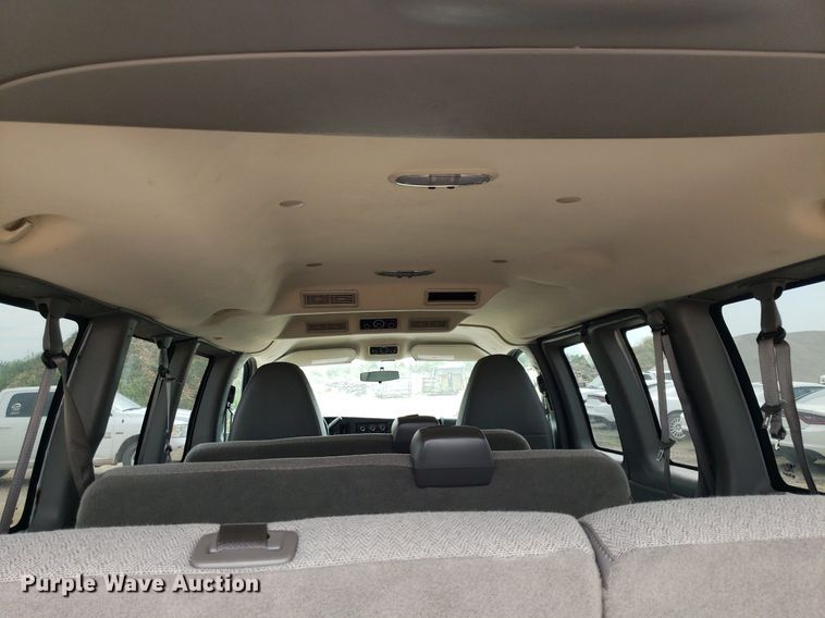 image for item DO2942 2012 GMC Savana G2500  van