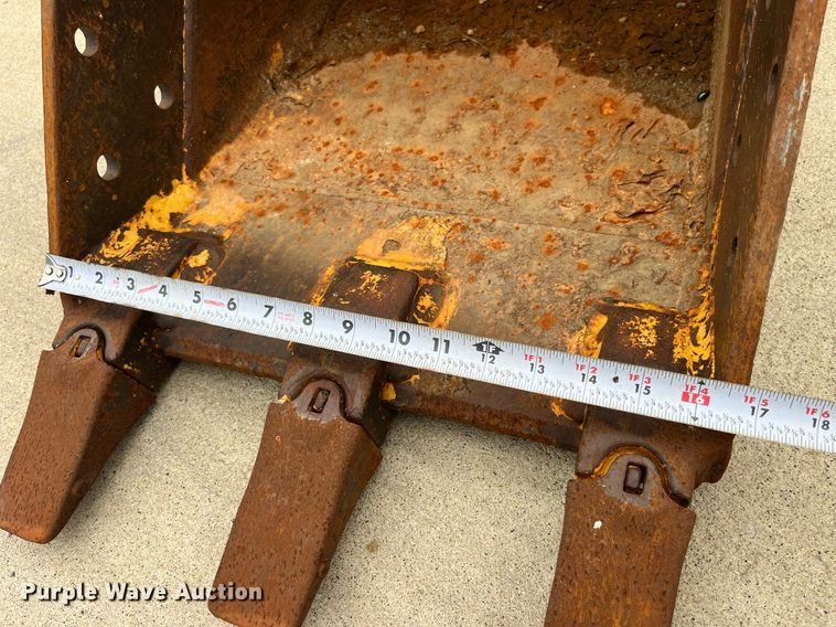 image for item DP0536 2004 Komatsu PC40MR-2  mini excavator