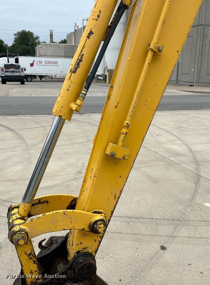 image for item DP0536 2004 Komatsu PC40MR-2  mini excavator