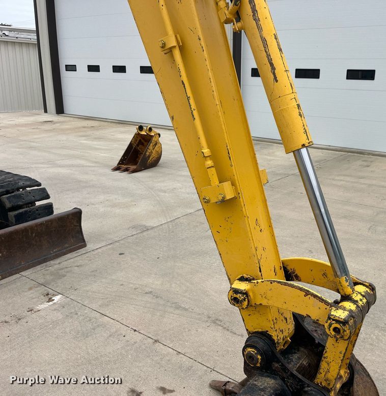 image for item DP0536 2004 Komatsu PC40MR-2  mini excavator