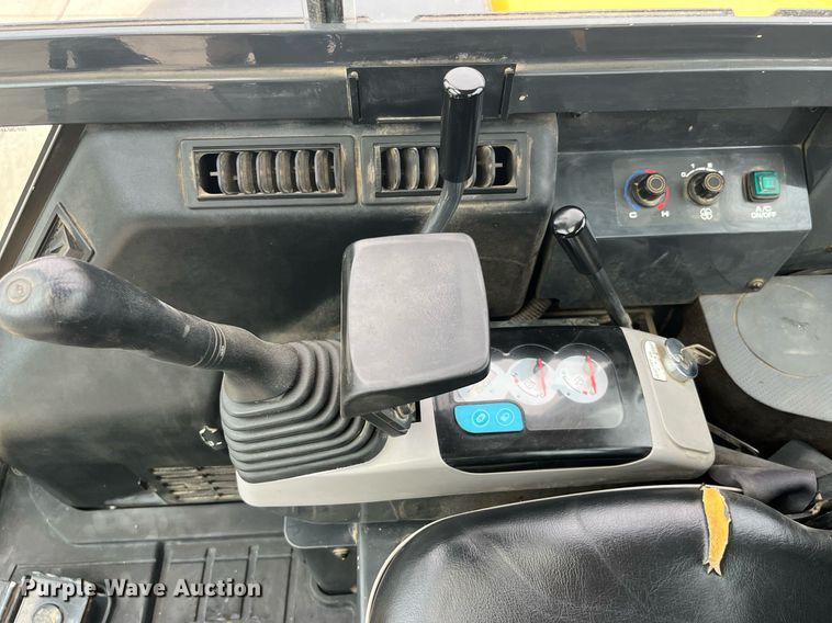 image for item DP0536 2004 Komatsu PC40MR-2  mini excavator