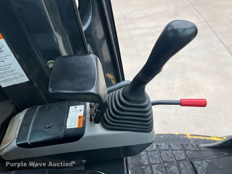 image for item DP0536 2004 Komatsu PC40MR-2  mini excavator