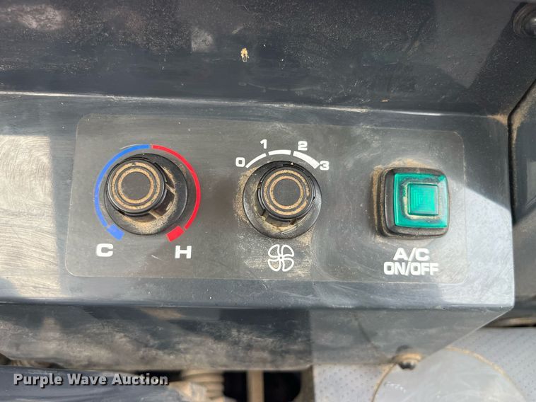 image for item DP0536 2004 Komatsu PC40MR-2  mini excavator