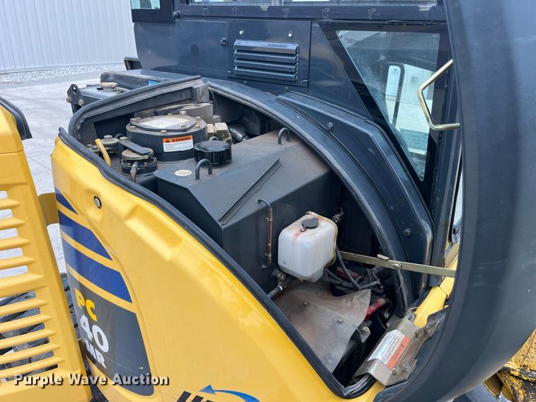 image for item DP0536 2004 Komatsu PC40MR-2  mini excavator