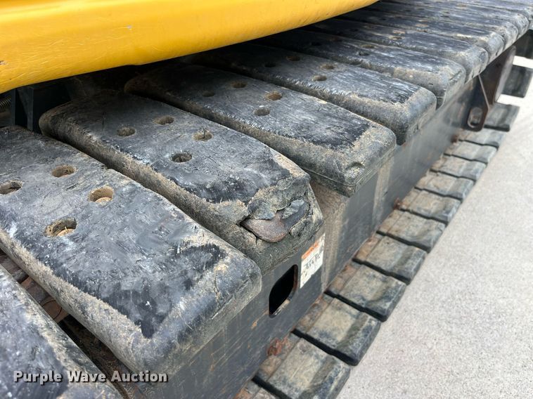 image for item DP0536 2004 Komatsu PC40MR-2  mini excavator