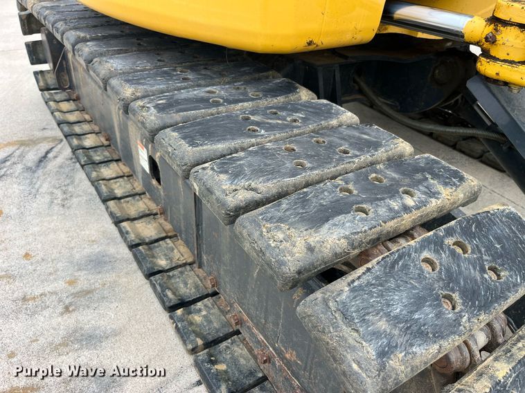 image for item DP0536 2004 Komatsu PC40MR-2  mini excavator