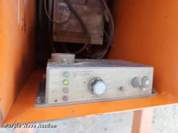 image for item DQ0098 2004 Ver-Mac ST-4825  arrow board trailer