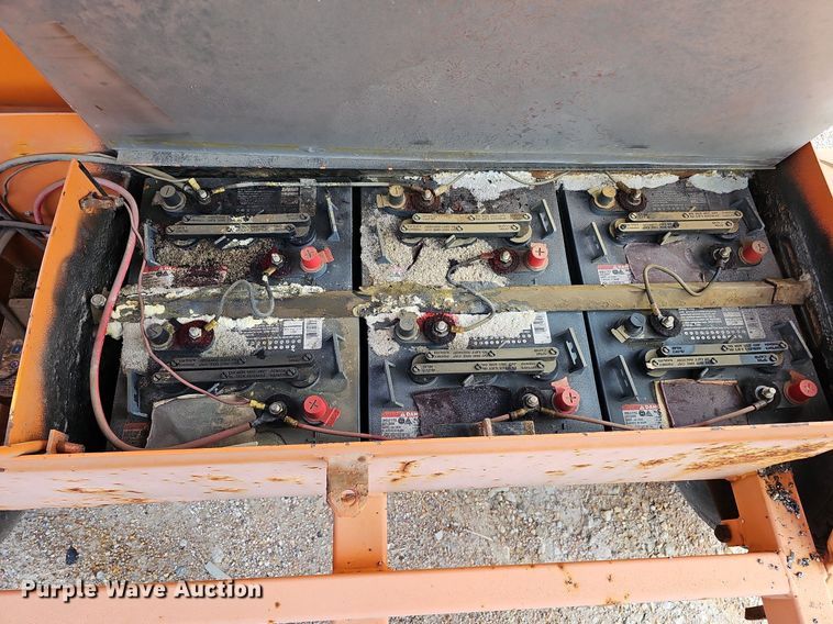 image for item DQ0098 2004 Ver-Mac ST-4825  arrow board trailer