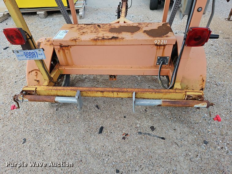 image for item DQ0098 2004 Ver-Mac ST-4825  arrow board trailer