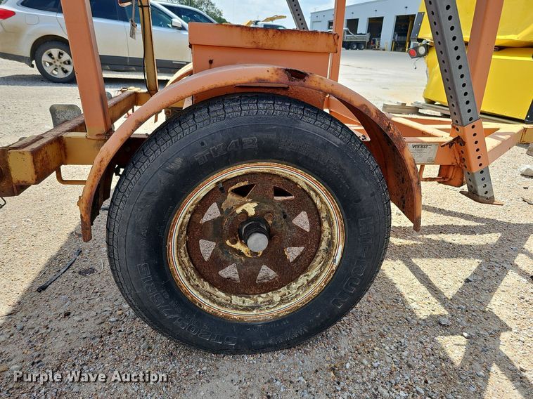 image for item DQ0098 2004 Ver-Mac ST-4825  arrow board trailer