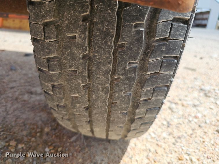 image for item DQ0098 2004 Ver-Mac ST-4825  arrow board trailer