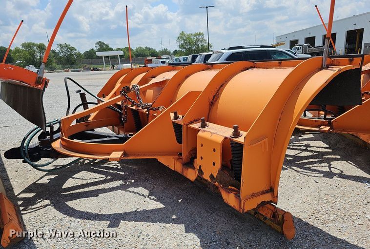 image for item DQ0099 Monroe MP38R10-ISTE-FL  120" W snow plow