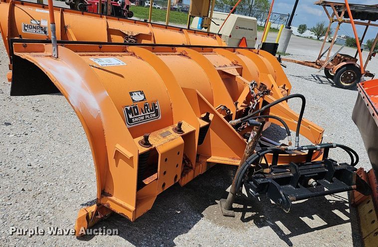 image for item DQ0099 Monroe MP38R10-ISTE-FL  120" W snow plow