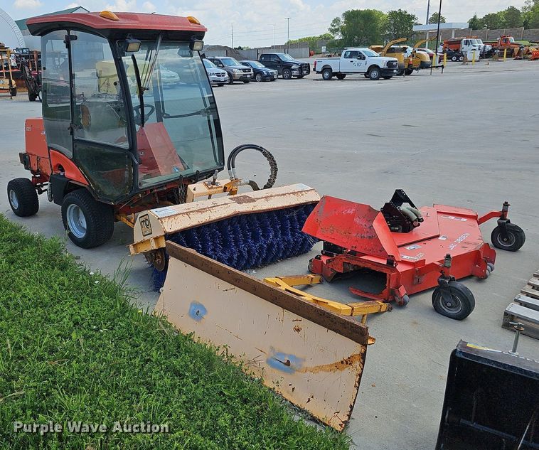 image for item DQ0101 Jacobsen Turfcat T628D  lawn mower